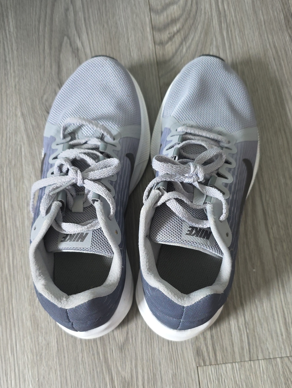 126 - Nike Light Gray and Navy Mesh Running Shoes